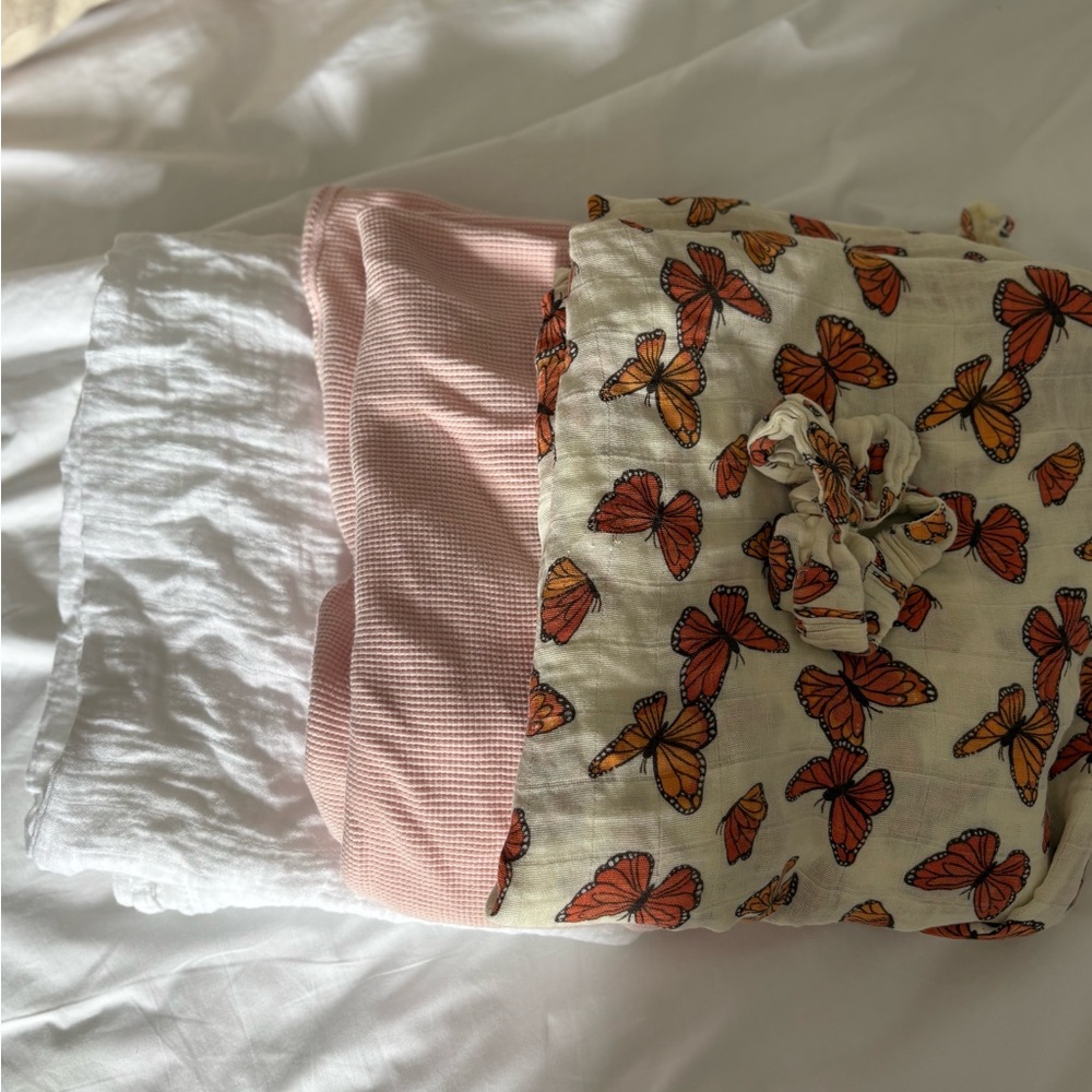 Small shop baby swaddles spearmint baby